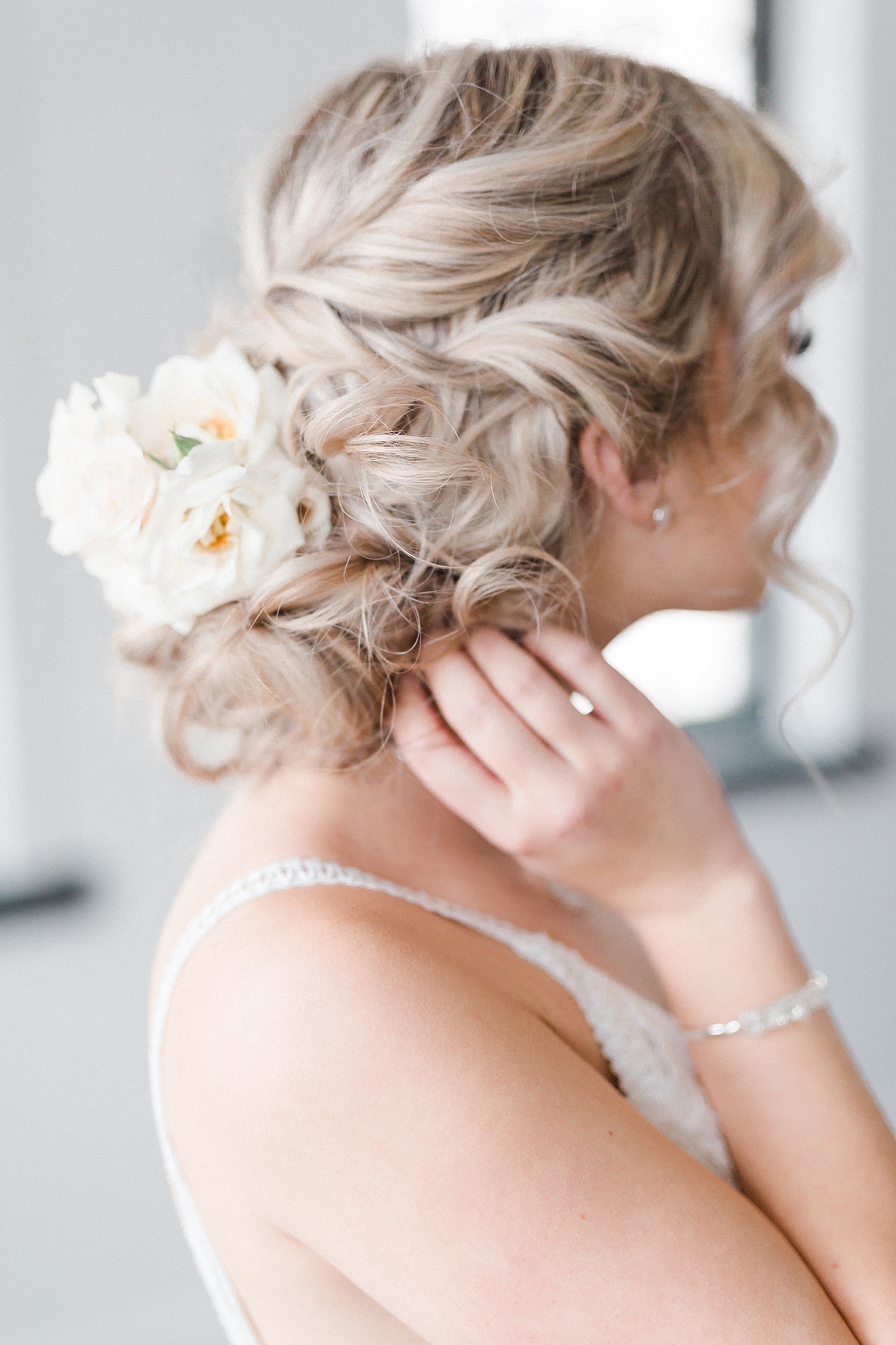Winter bridal hair